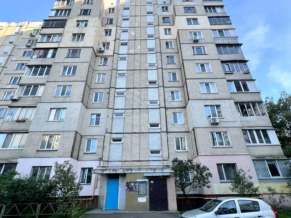 Квартира. Київ, Тростянецька вул.