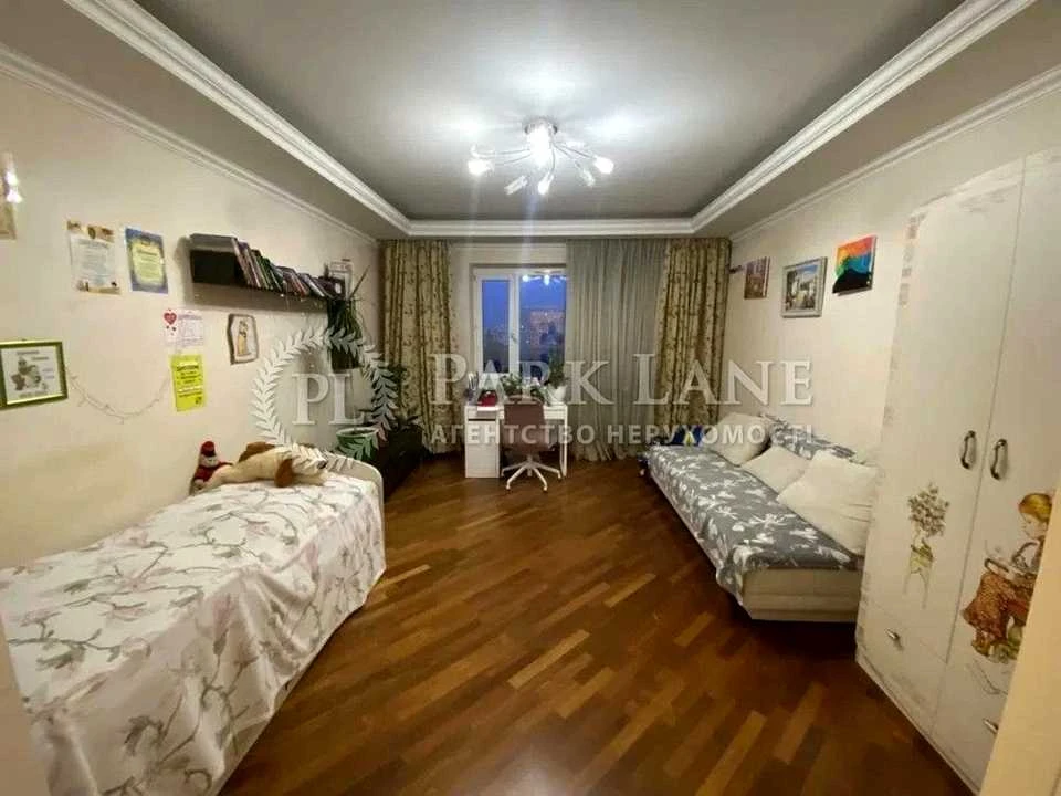 Квартира. Київ, Драгоманова вул.