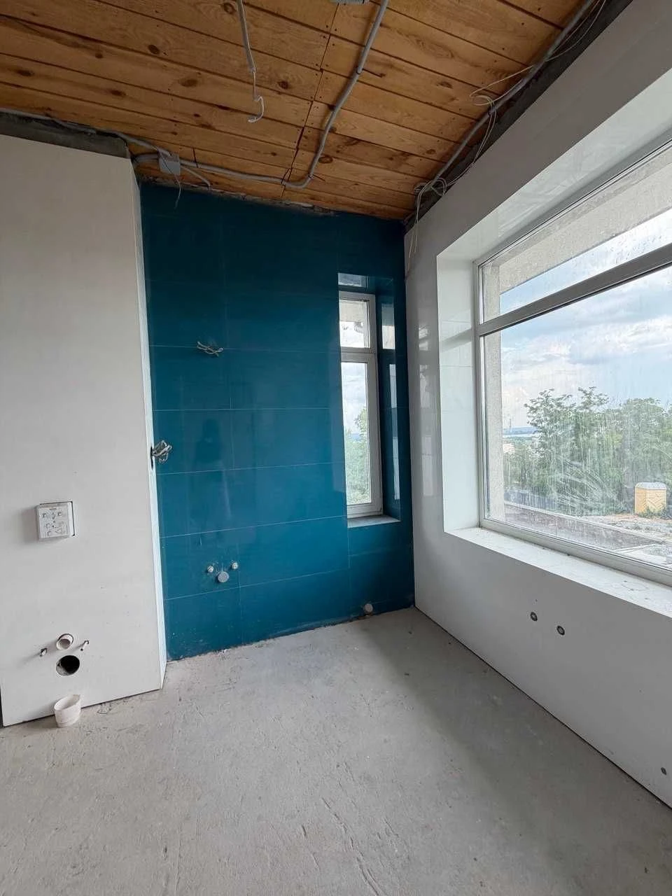 For sale spacious two-story house 380 square meters