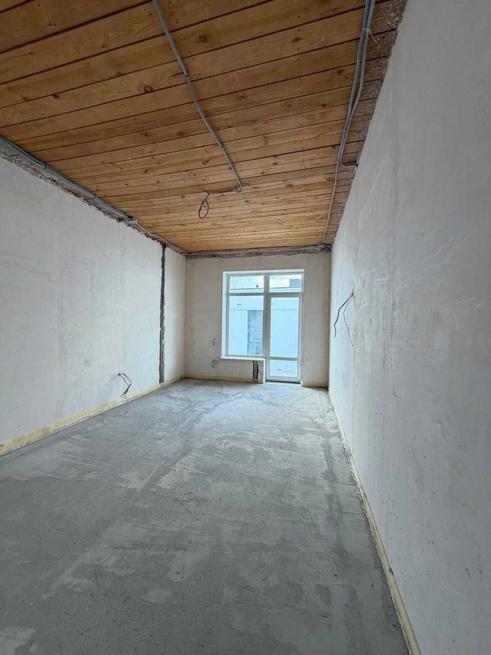 For sale spacious two-story house 380 square meters
