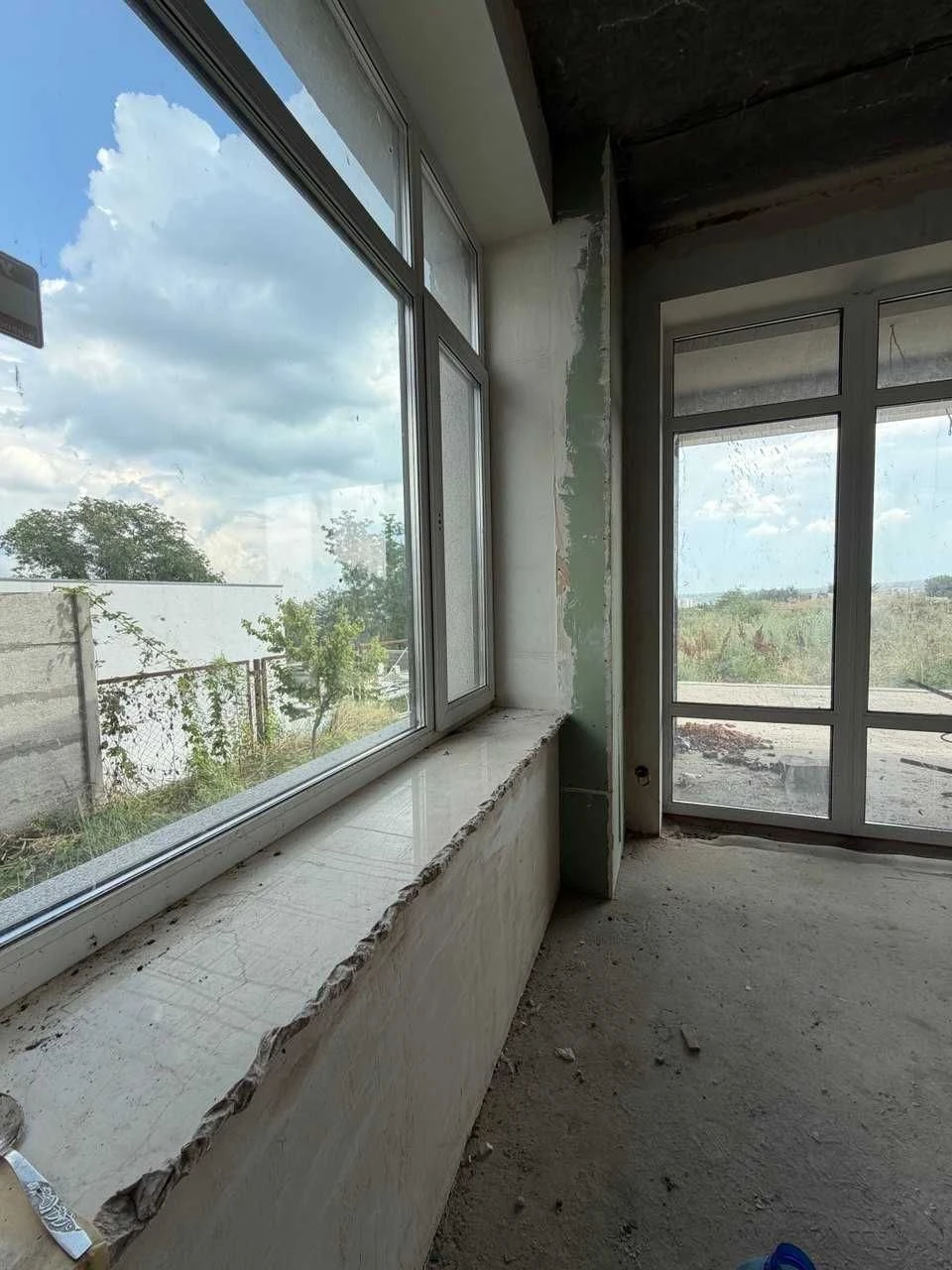 For sale spacious two-story house 380 square meters