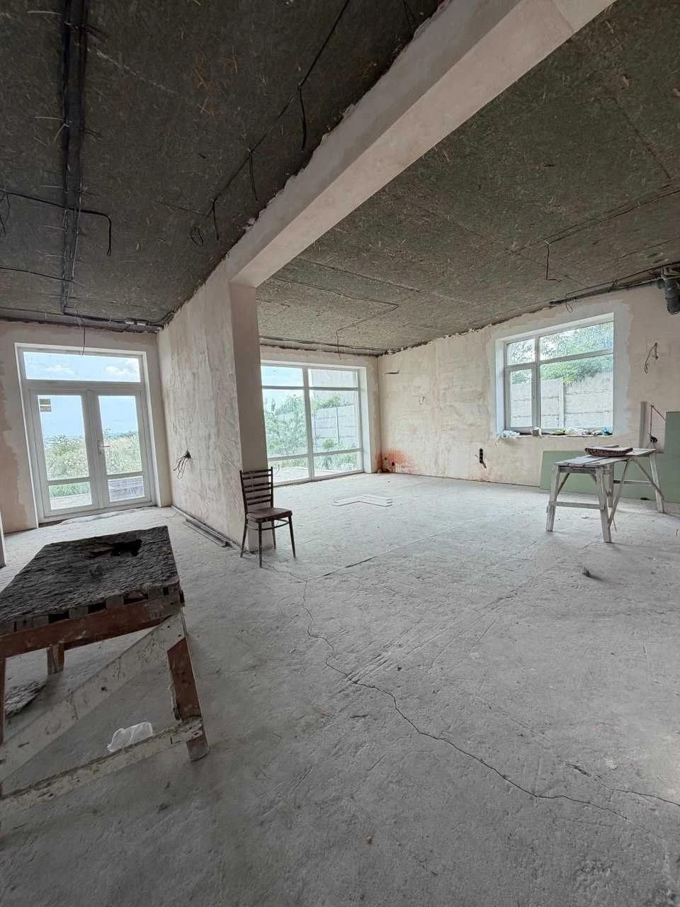 For sale spacious two-story house 380 square meters