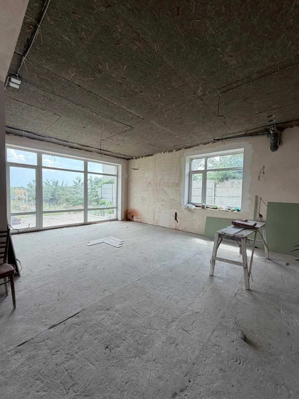 For sale spacious two-story house 380 square meters