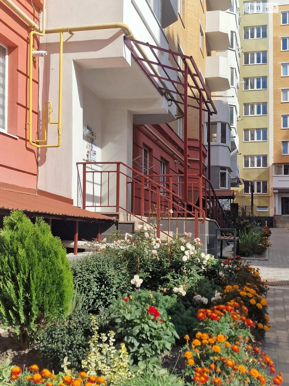Apartment for Sale, Druzhba