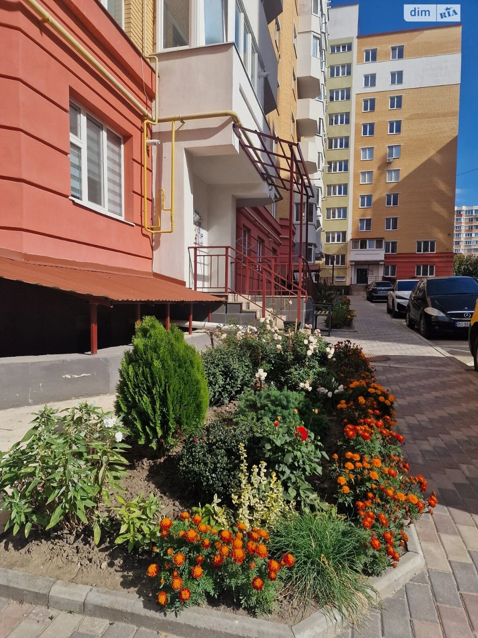 Apartment for Sale, Druzhba