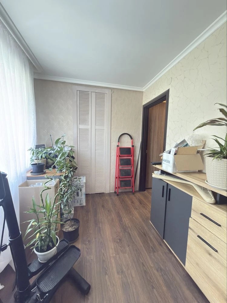 Продаж 3-кімнатна квартира в селищі Кізельгур