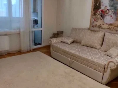 Apartment. Kyiv, Hrymy Pavla Skoropadskoho St.