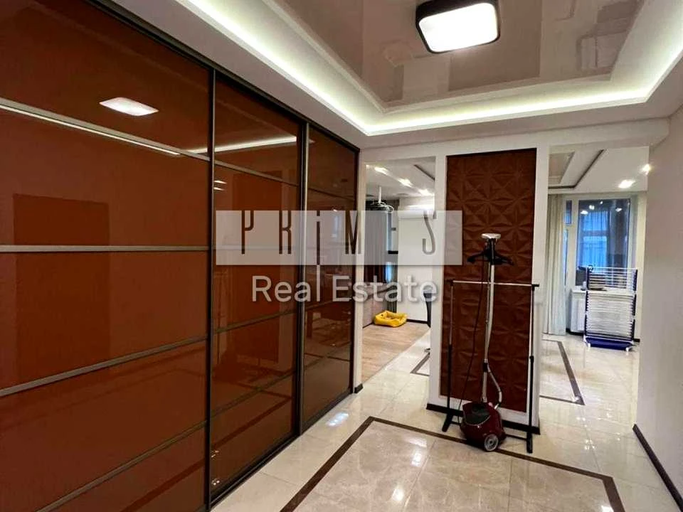 Apartment. Kyiv, Lesya Ukrainky Blvd.