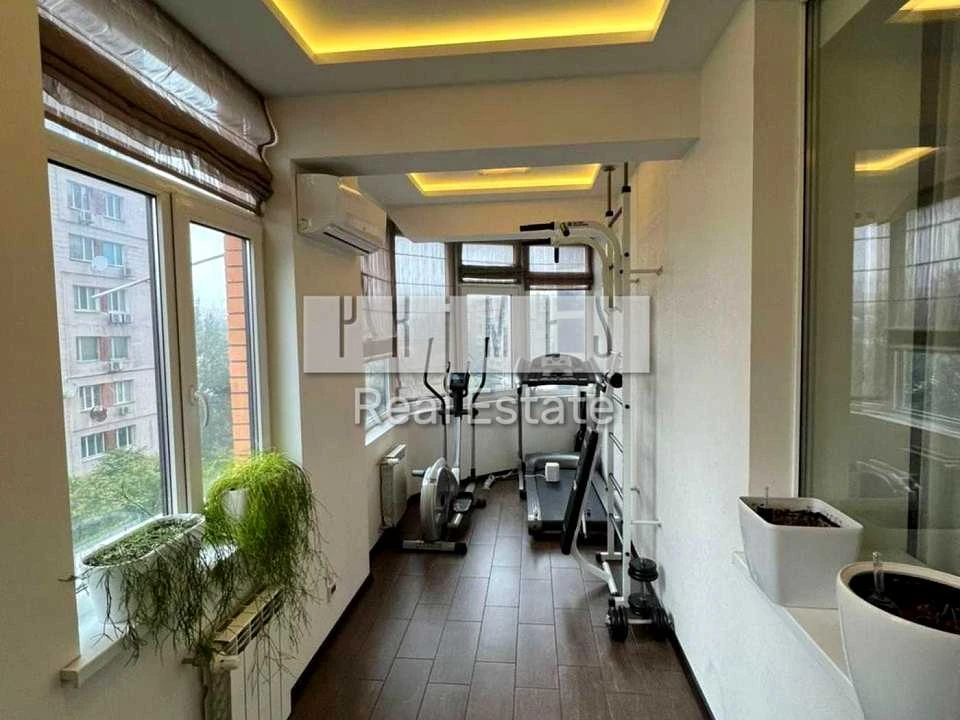 Apartment. Kyiv, Lesya Ukrainky Blvd.