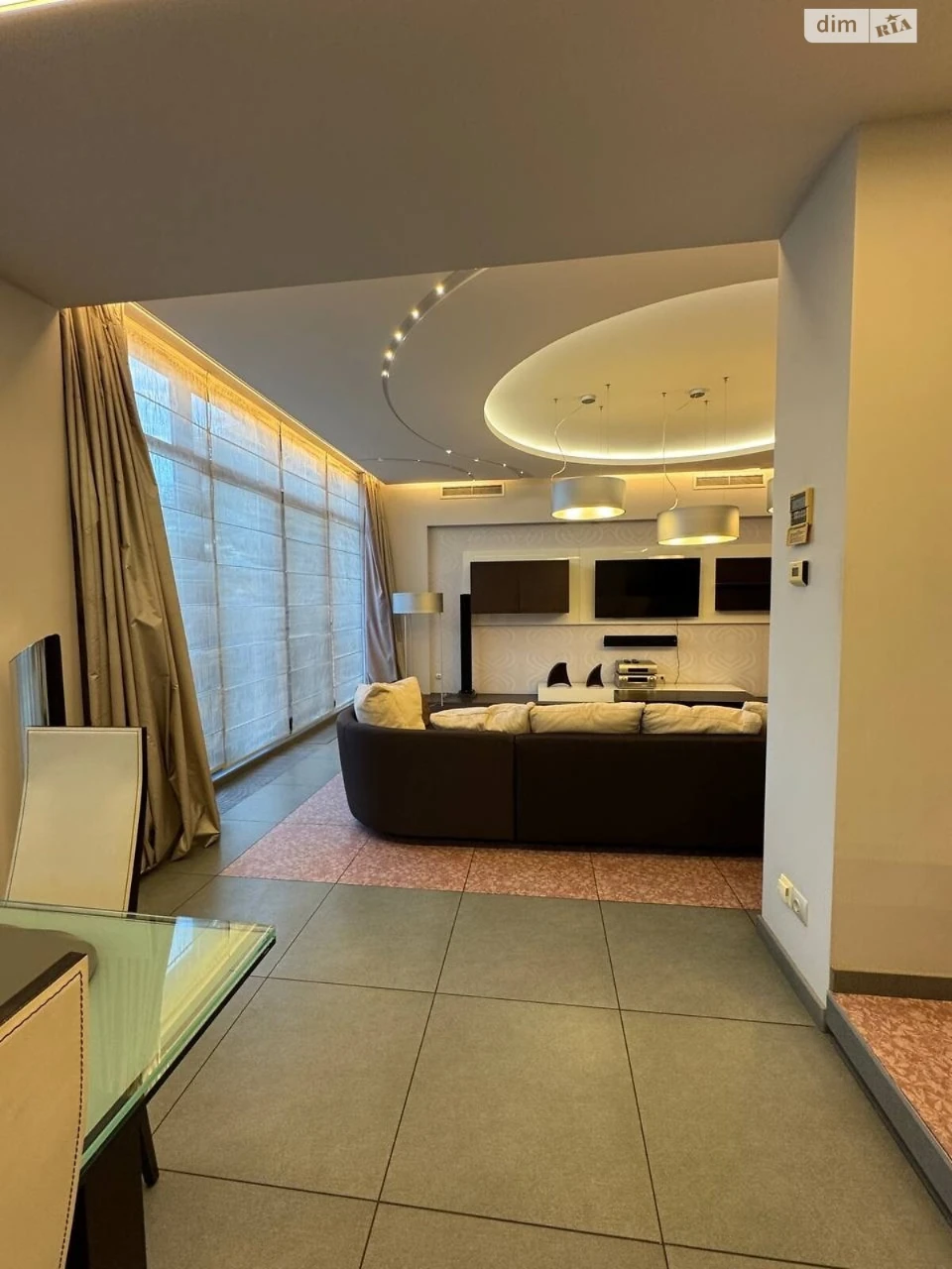 Long-Term Rental Apartment Park L. Hloba