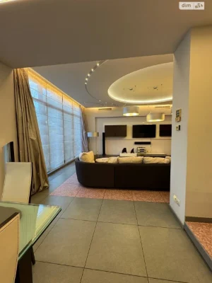 Long-Term Rental Apartment Park L. Hloba