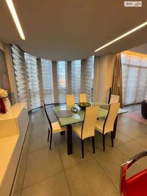 Long-Term Rental Apartment Park L. Hloba