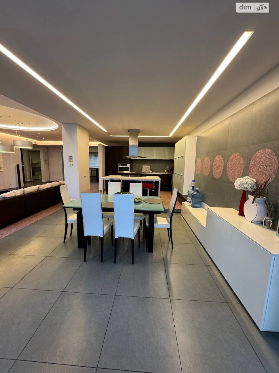 Long-Term Rental Apartment Park L. Hloba