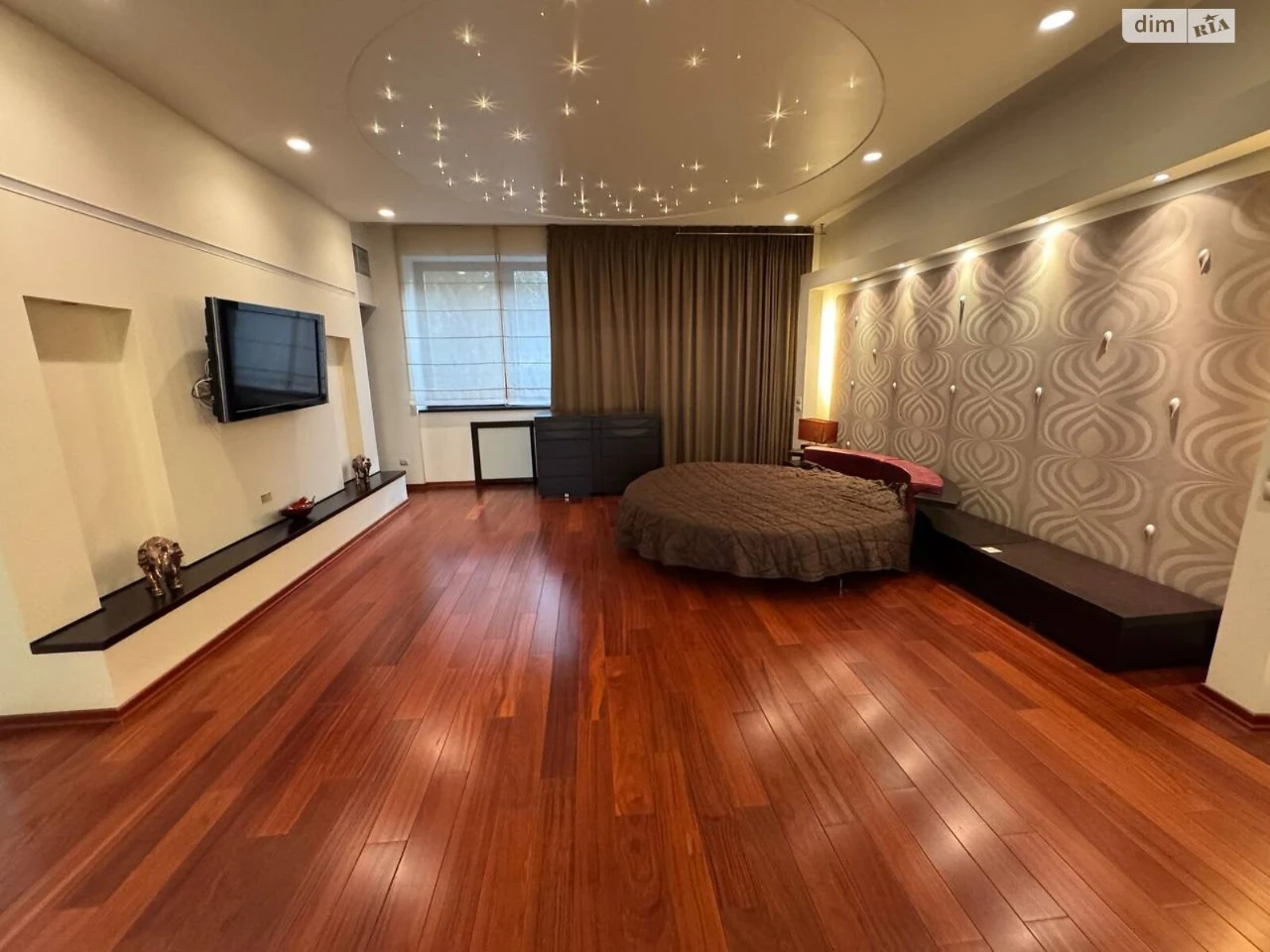 Long-Term Rental Apartment Park L. Hloba