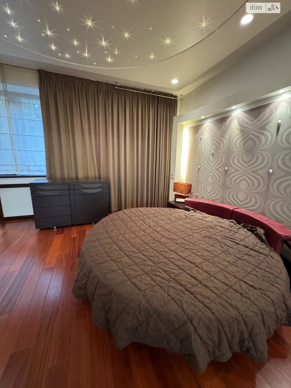 Long-Term Rental Apartment Park L. Hloba