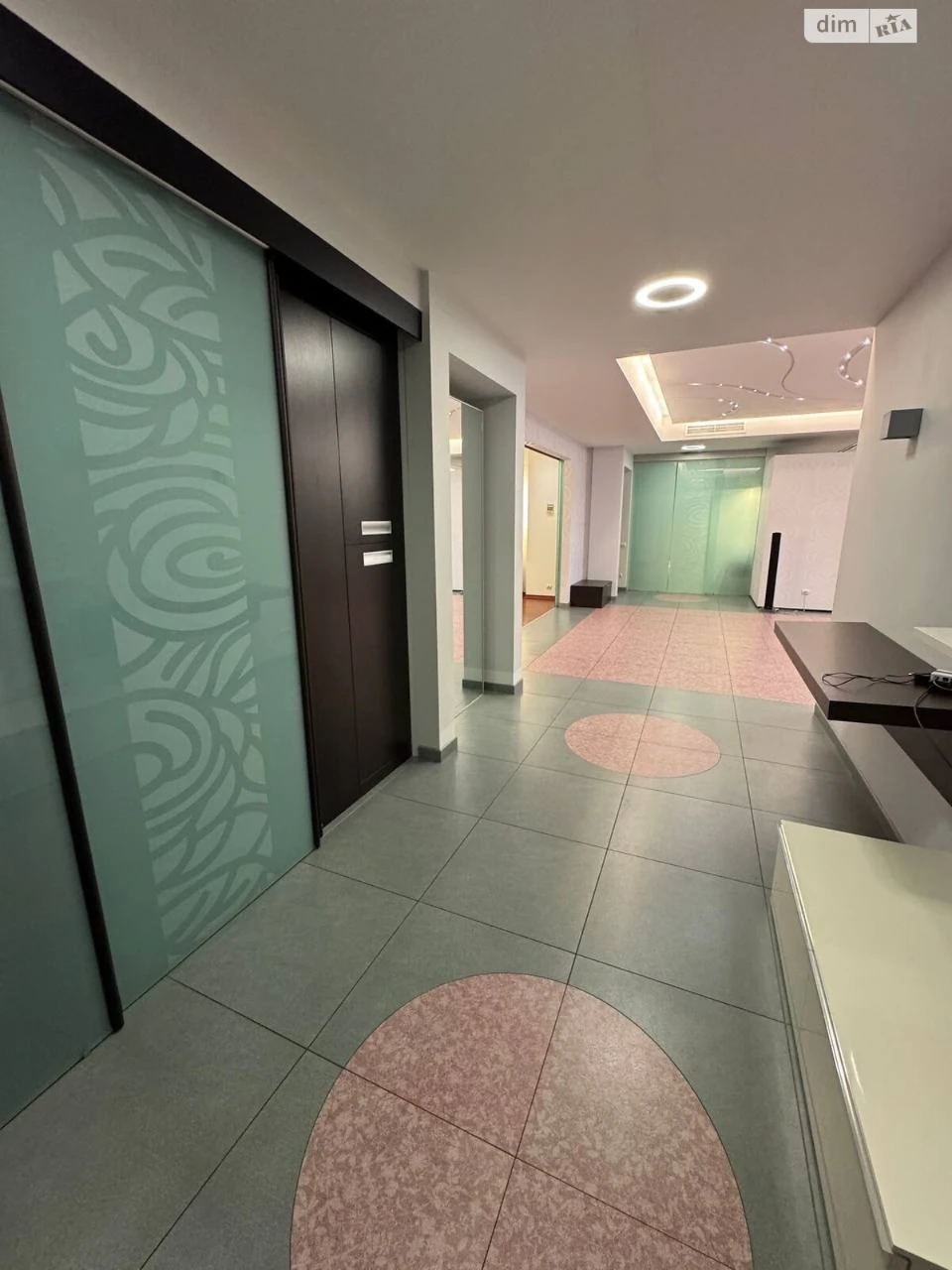 Long-Term Rental Apartment Park L. Hloba
