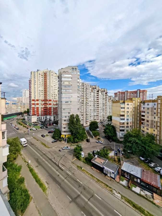 Продам двокімнатну квартиру (54 м²) у Києві, Дарницький райо