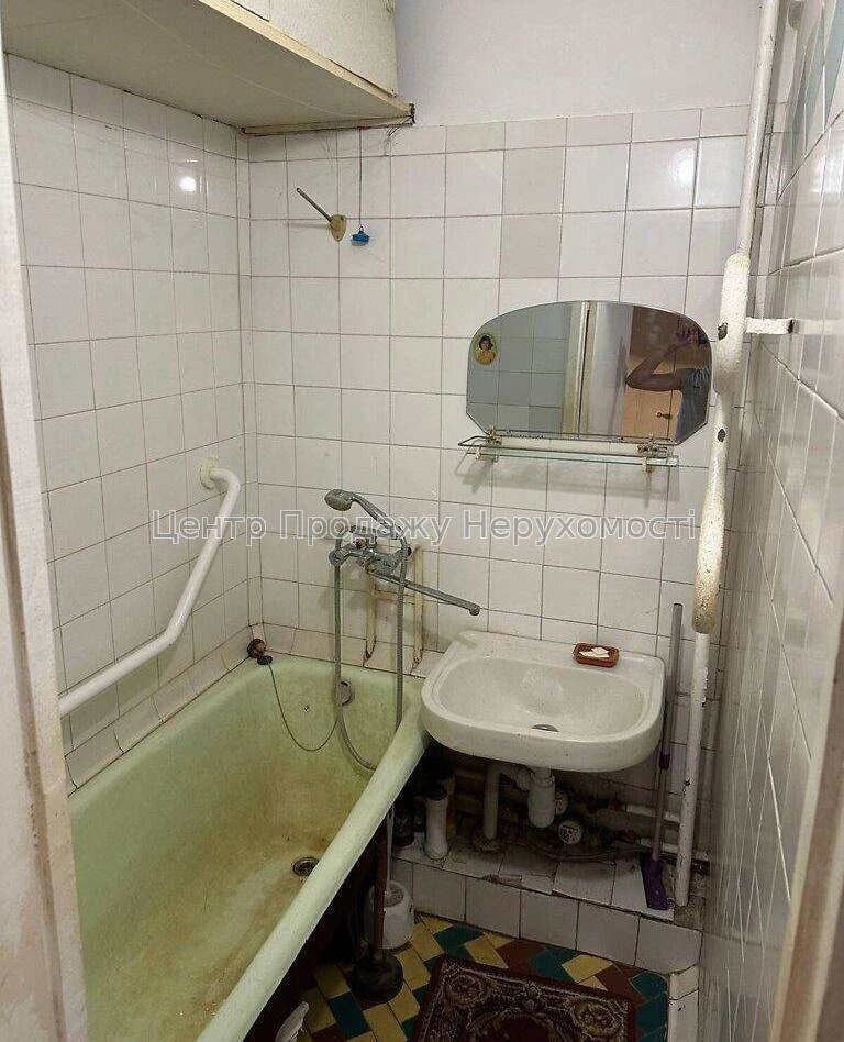 Sale of a 3-room apartment 65 sq m on the 6th floor of 9 in Kyiv!