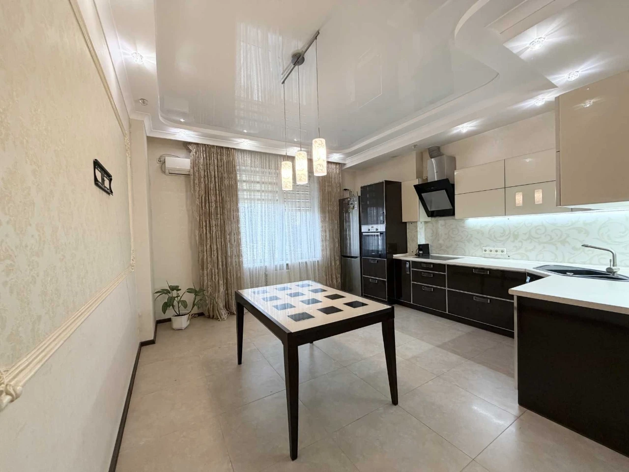 Продається 2-кімнатна квартира 66 м² у ЖК "Александровський" / Пантеле