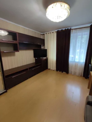 Продам 3-х кімнатну квартиру з ремонтом і мебелью