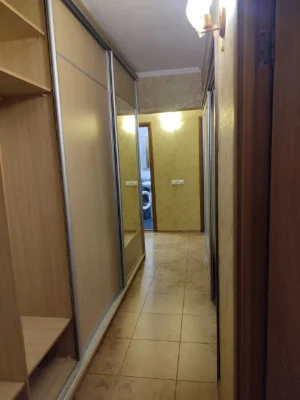 Продам 3-х кімнатну квартиру з ремонтом і мебелью