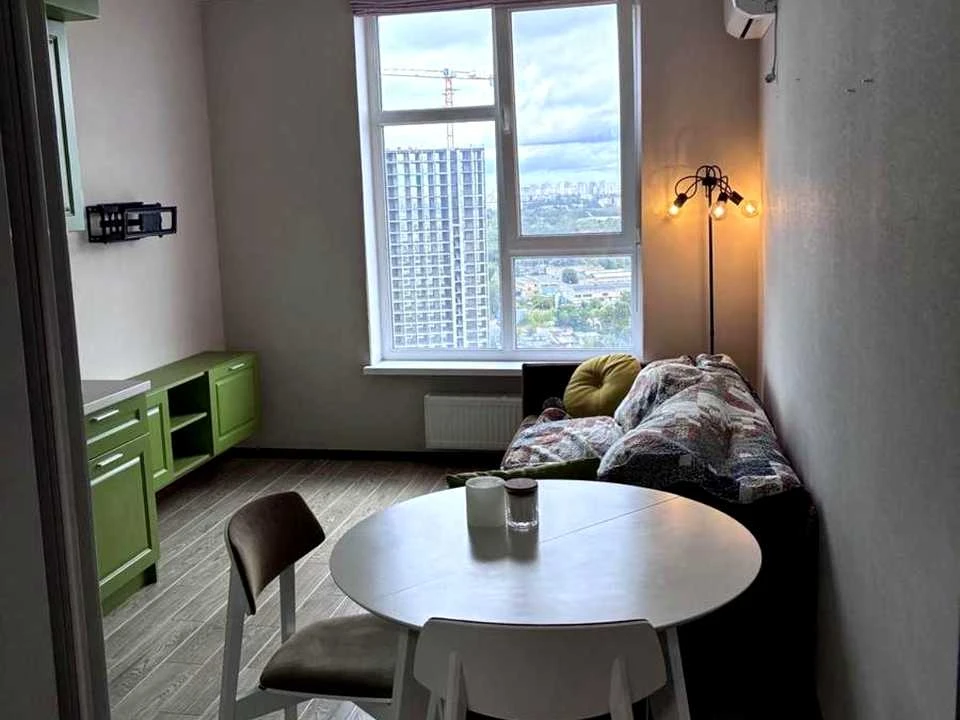 Apartment. Kyiv, Приладний пров.