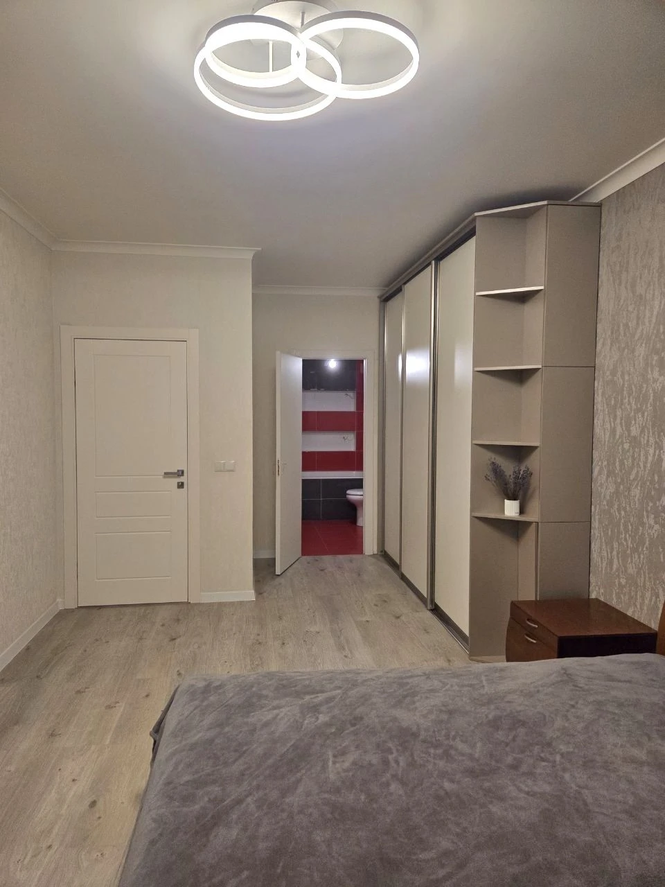 Драгоманова 40Е, М. Позняки. Без комиссии.