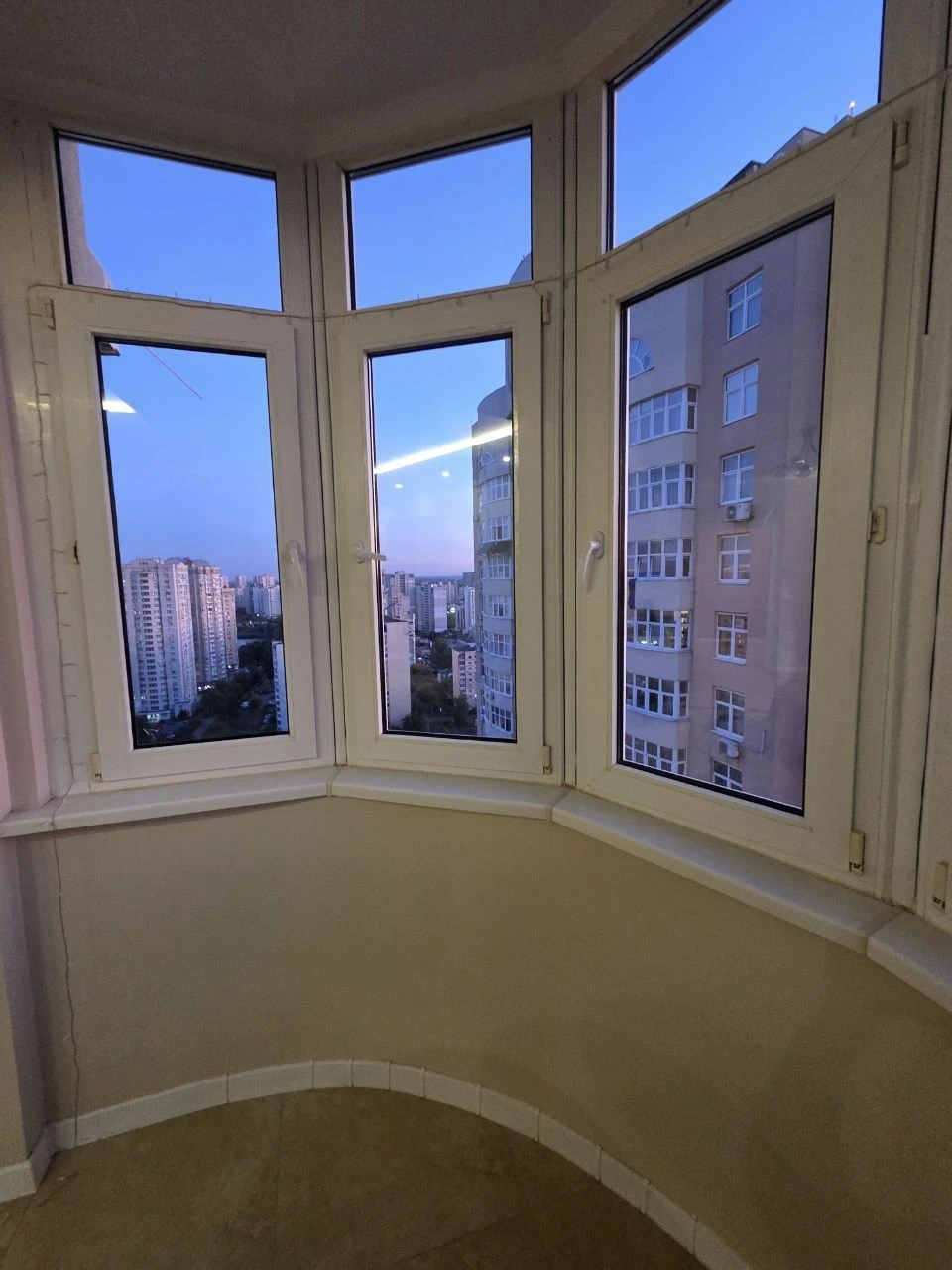Драгоманова 40Е, М. Позняки. Без комиссии.