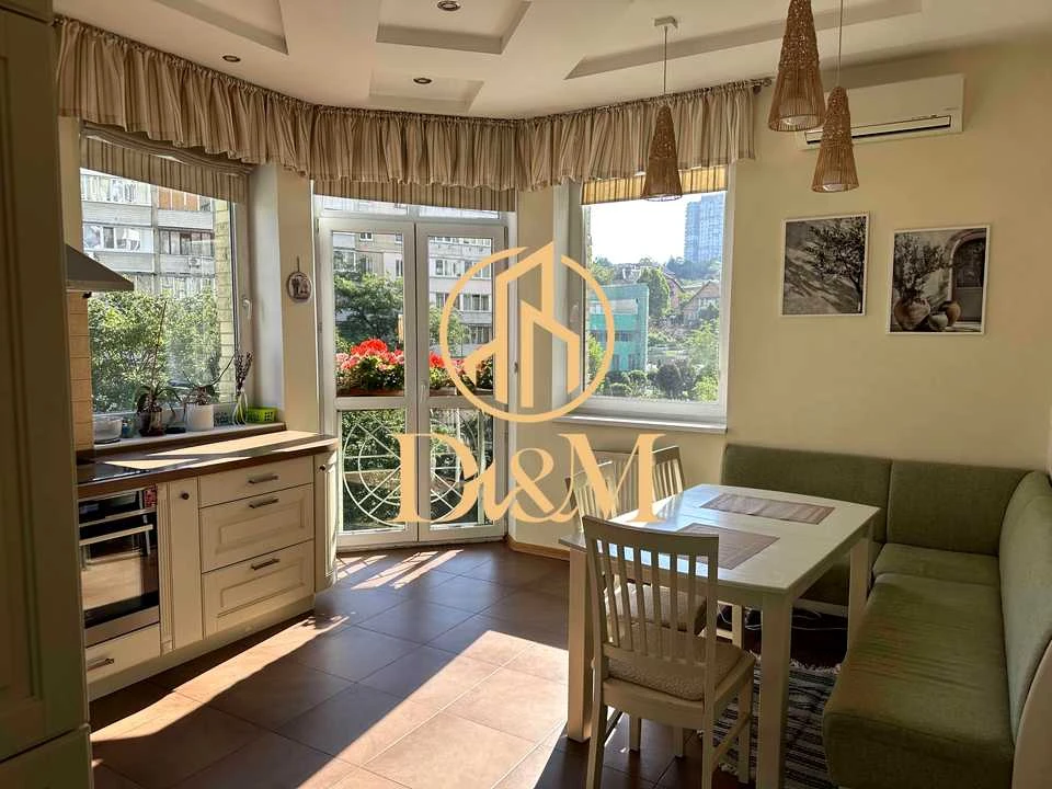 2-room apartment. Kyiv, Mokra St.