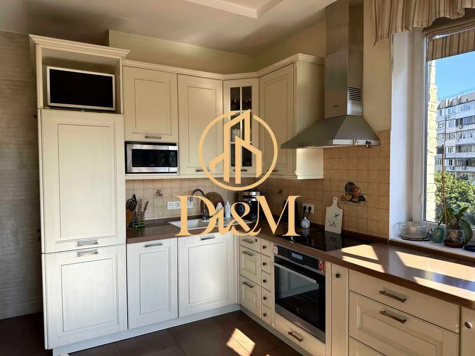 2-room apartment. Kyiv, Mokra St.