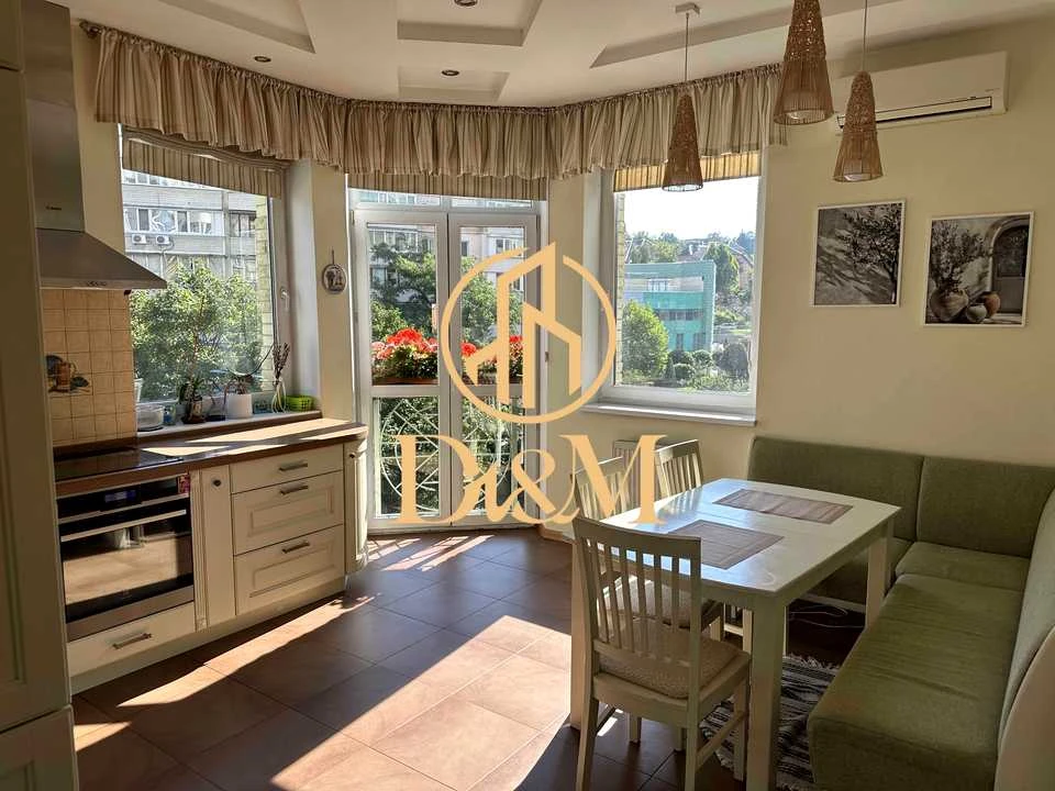 2-room apartment. Kyiv, Mokra St.
