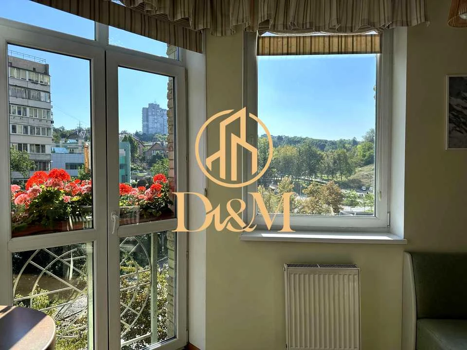 2-room apartment. Kyiv, Mokra St.