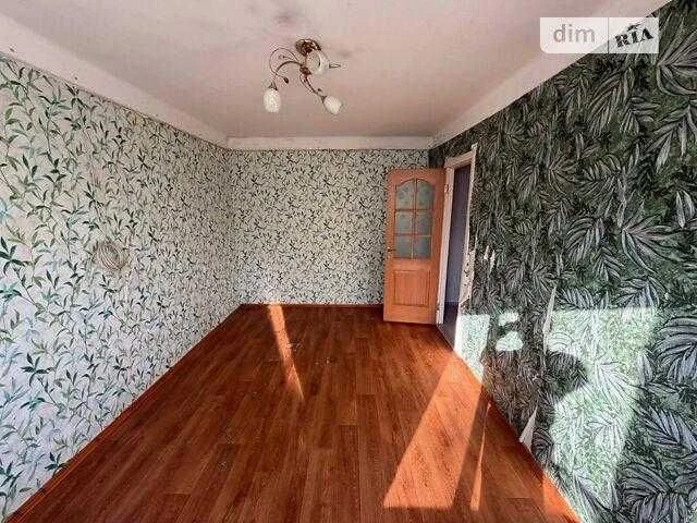 For sale, two-room apartment at Lesya Kurbas 18, Sviatoshynskyi.
