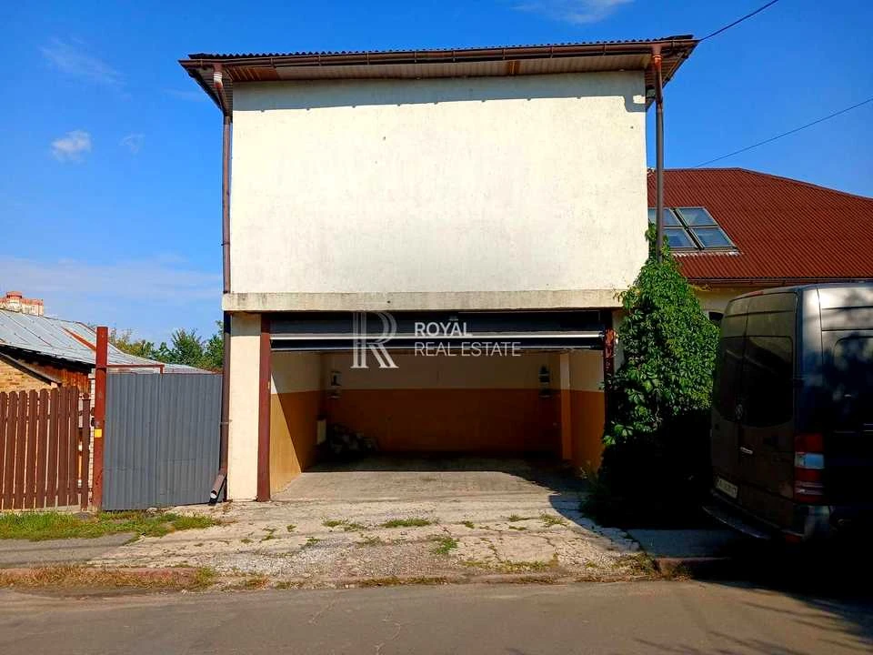 Будинок. Київ, Нечуя-Левицького вул.