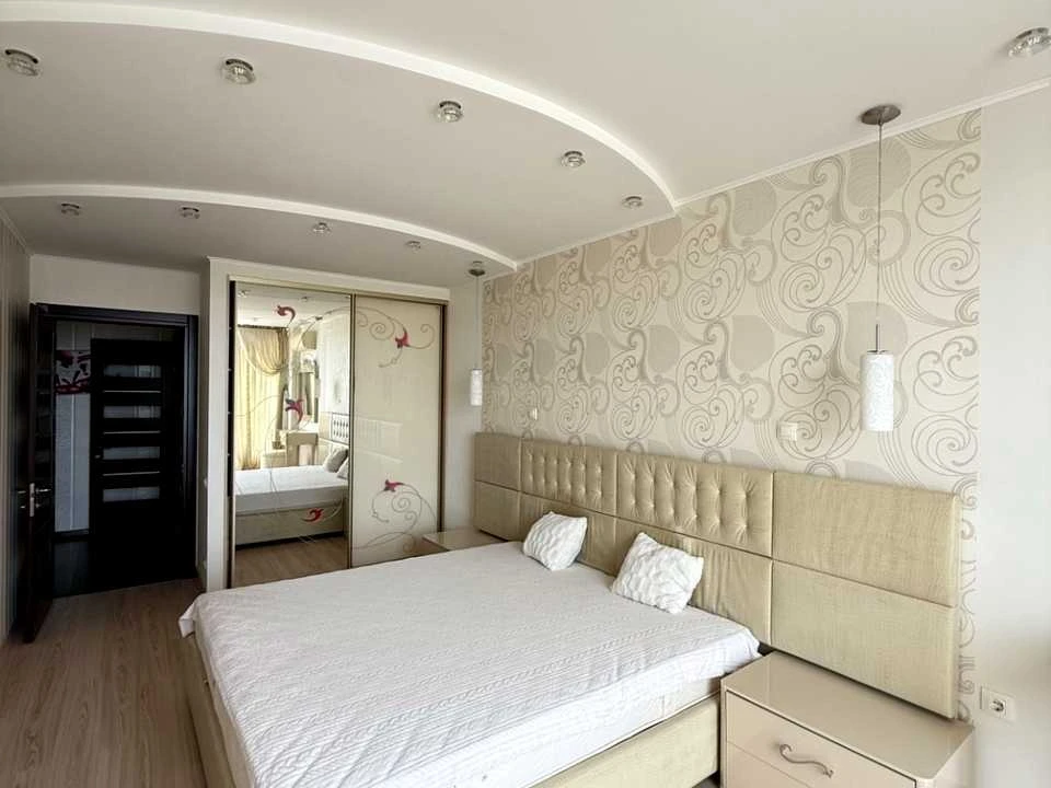 3-room apartment. Odesa, Князя Ярослава Мудрого street.