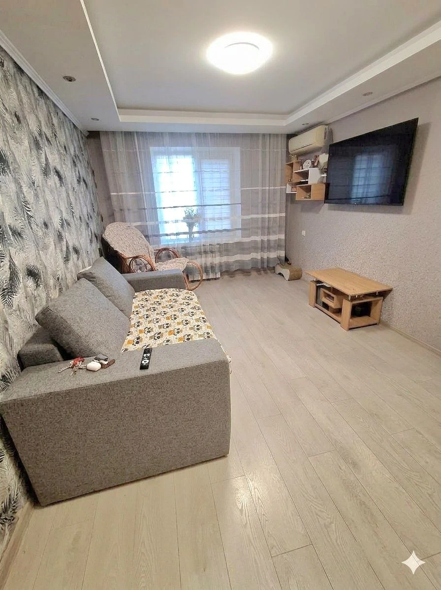 ПРОДАМ 3кв. ул.Энтузиастов 4/9эт.  (Почта) РЕМОНТ цена 42 00