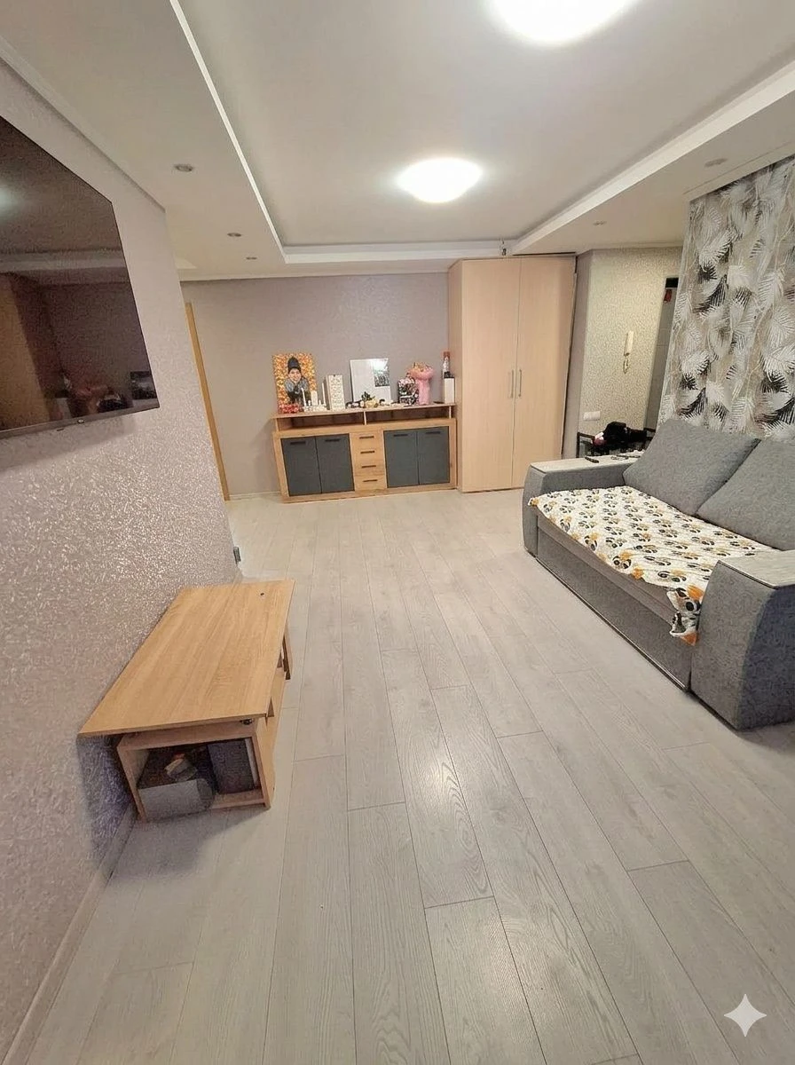 ПРОДАМ 3кв. ул.Энтузиастов 4/9эт.  (Почта) РЕМОНТ цена 42 00