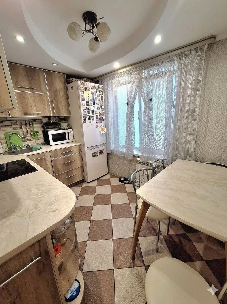 ПРОДАМ 3кв. ул.Энтузиастов 4/9эт.  (Почта) РЕМОНТ цена 42 00