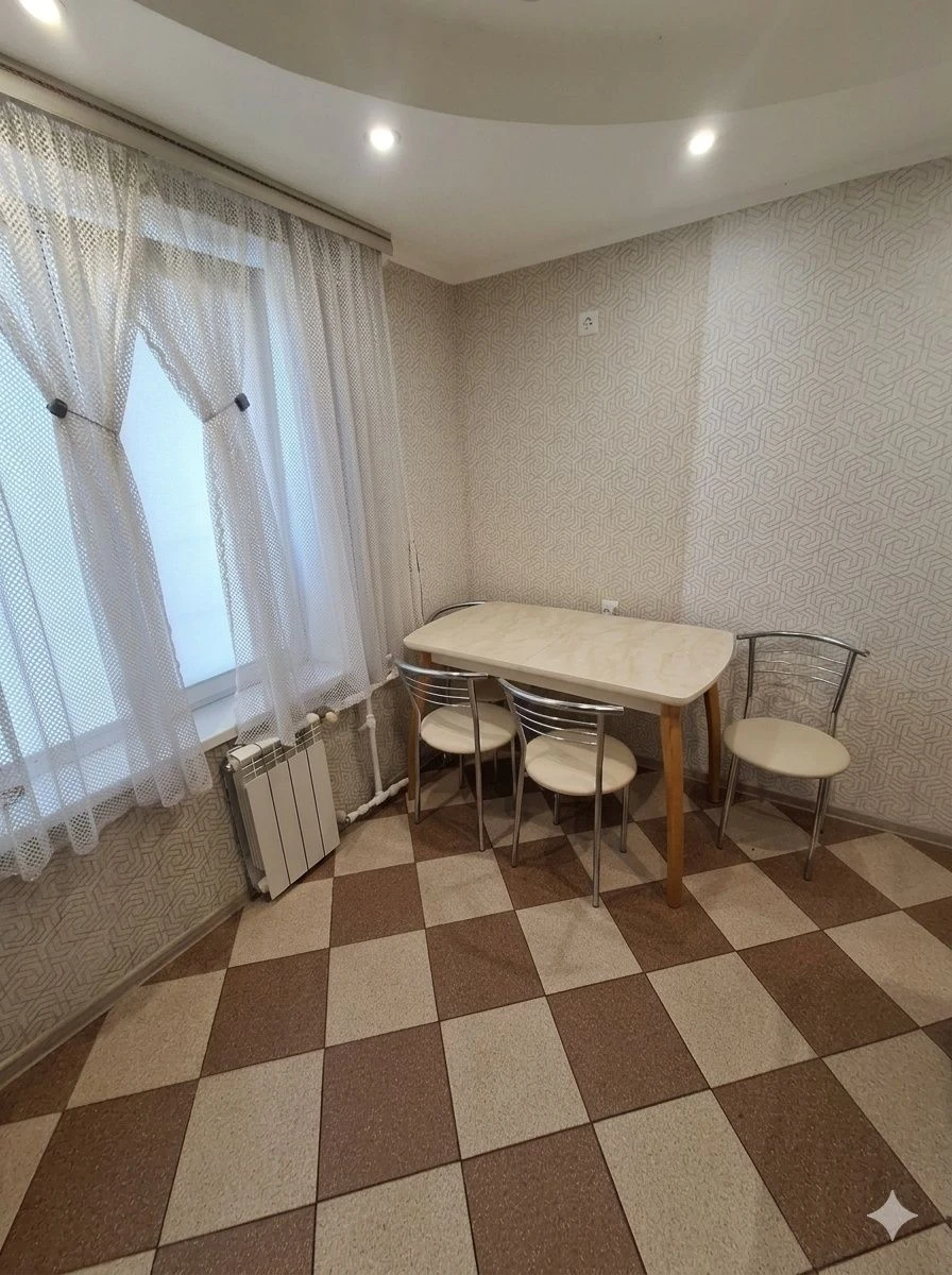 ПРОДАМ 3кв. ул.Энтузиастов 4/9эт.  (Почта) РЕМОНТ цена 42 00