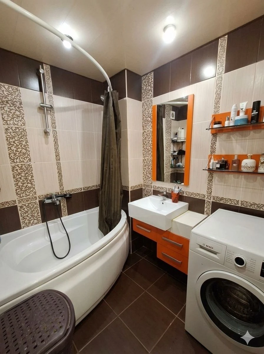ПРОДАМ 3кв. ул.Энтузиастов 4/9эт.  (Почта) РЕМОНТ цена 42 00