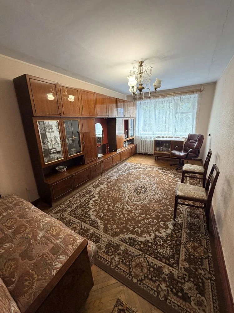 Продаж 2-х кім квартири 4/5 Центр 1-а слобідська