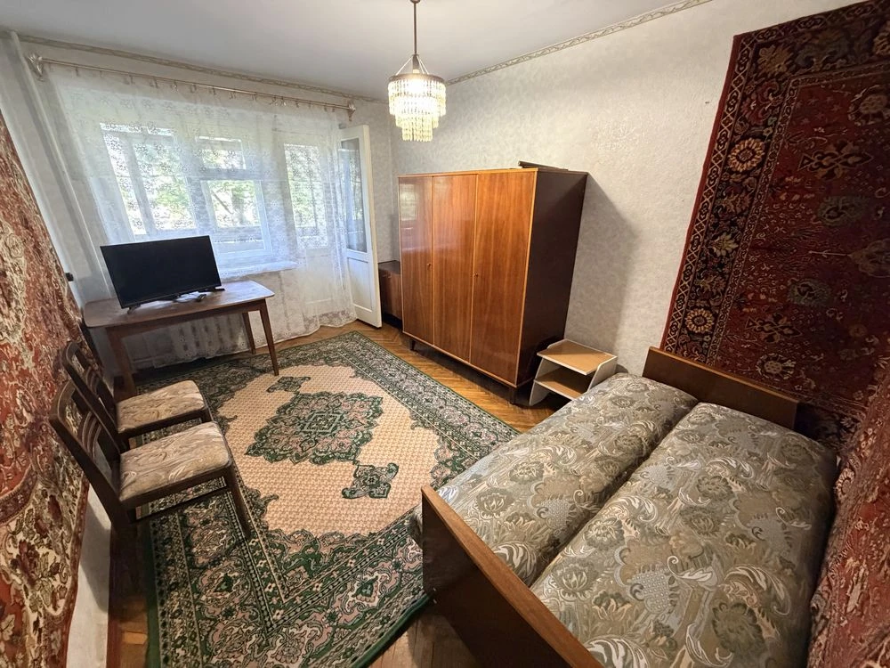 Продаж 2-х кім квартири 4/5 Центр 1-а слобідська
