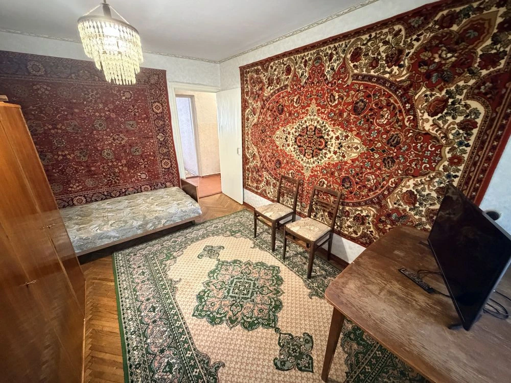 Продаж 2-х кім квартири 4/5 Центр 1-а слобідська