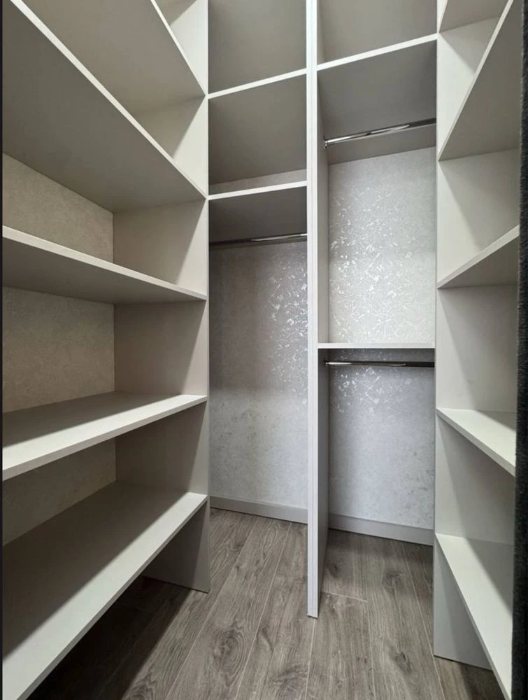 Sale of a 2-room apartment in the Barvy residential complex, near the Dafi shopping center