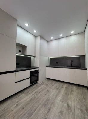 Sale of a 2-room apartment in the Barvy residential complex, near the Dafi shopping center