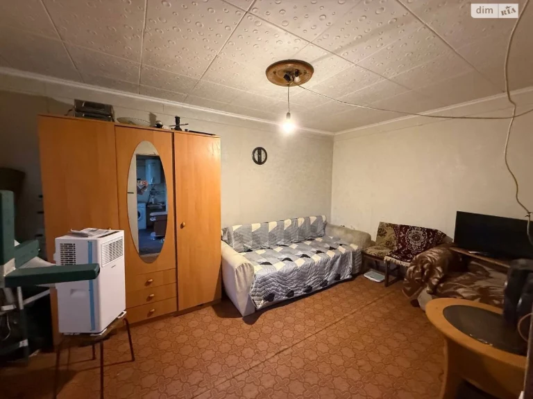 Sale of Apartment, Podstantsiya