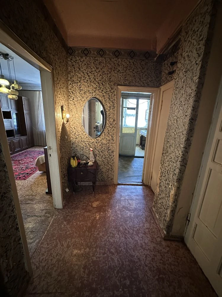Продажа 3-комнатной квартиры в районе "Металлургов", улица Фанатская, Сталинка, Укрытие
