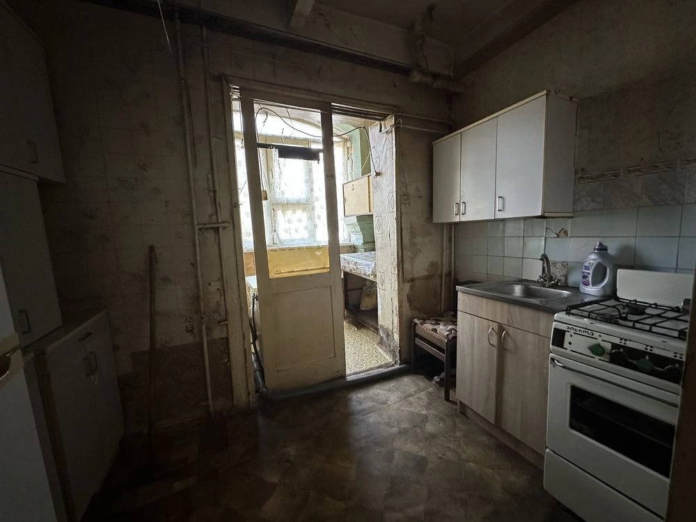 Продажа 3-комнатной квартиры в районе "Металлургов", улица Фанатская, Сталинка, Укрытие