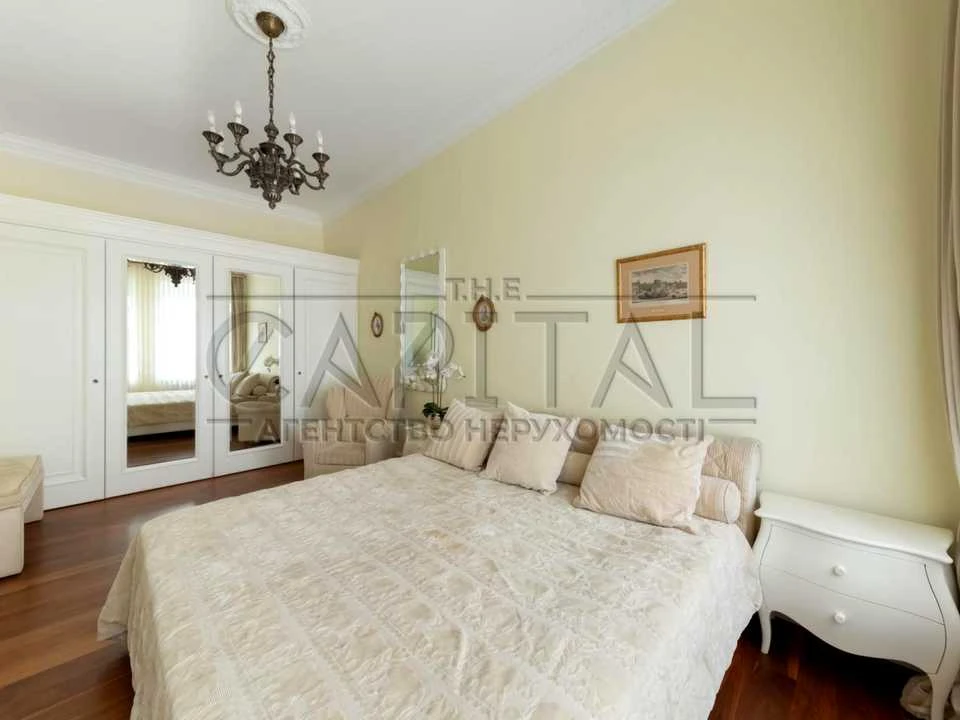 Apartment. Kyiv, Sichovyh Striltsiv St.