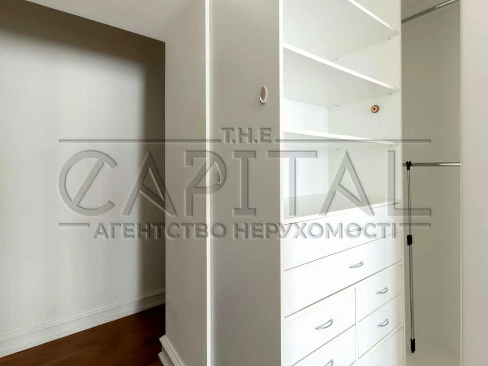 Apartment. Kyiv, Sichovyh Striltsiv St.